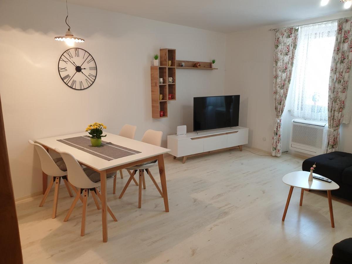 Apartment Old Town Umag Buitenkant foto