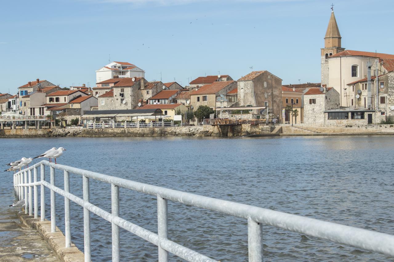 Apartment Old Town Umag Buitenkant foto