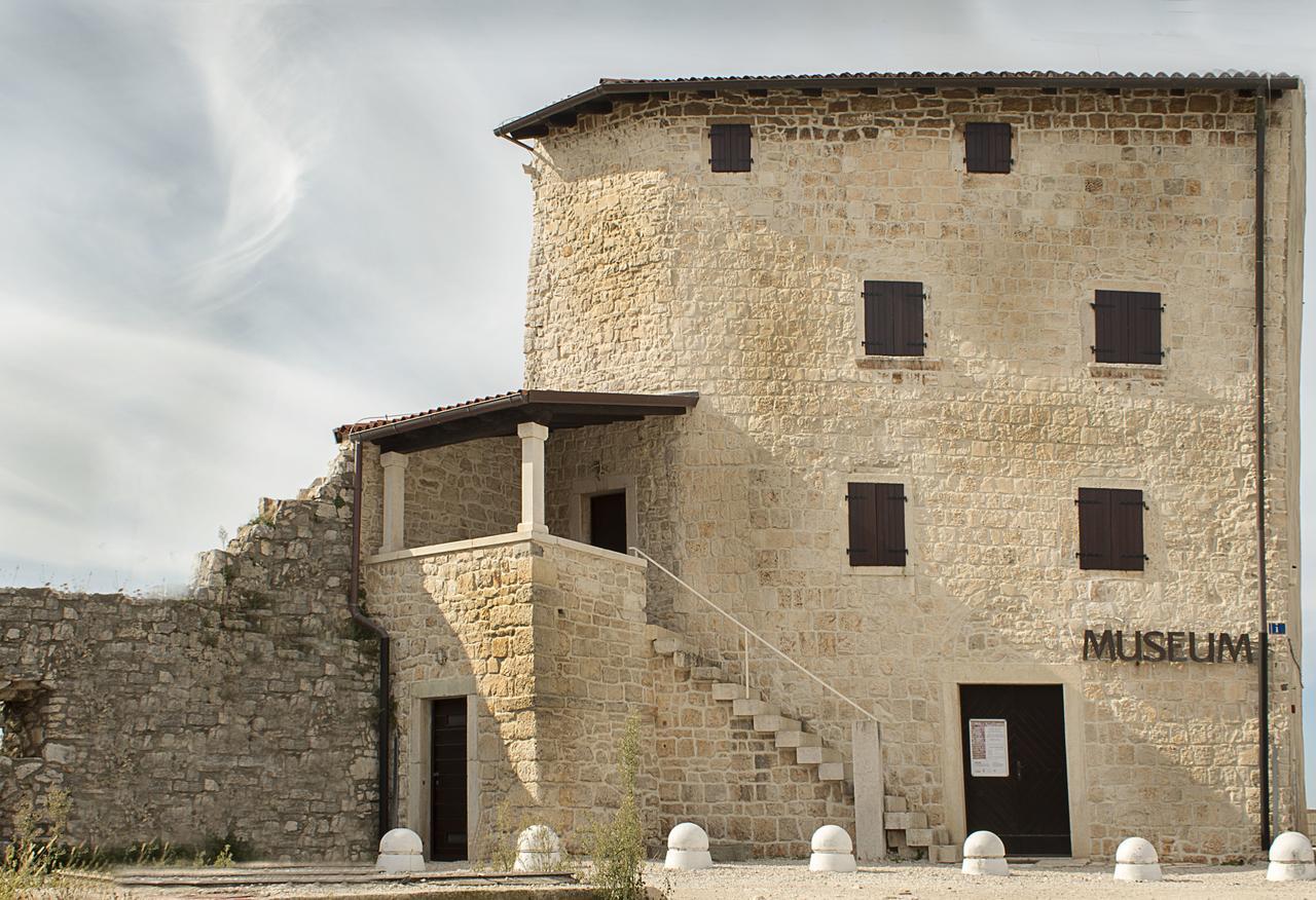Apartment Old Town Umag Buitenkant foto