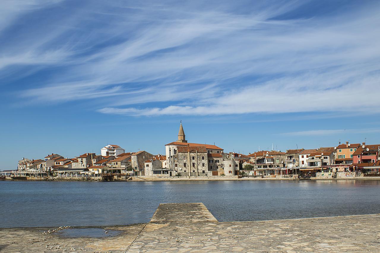 Apartment Old Town Umag Buitenkant foto