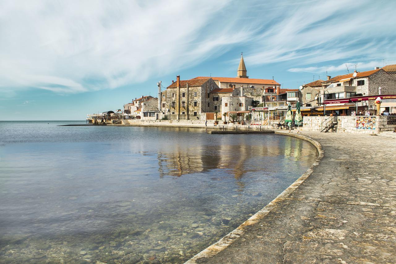 Apartment Old Town Umag Buitenkant foto