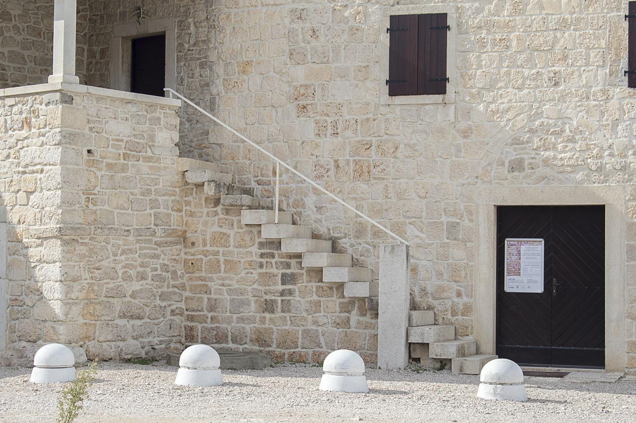 Apartment Old Town Umag Buitenkant foto
