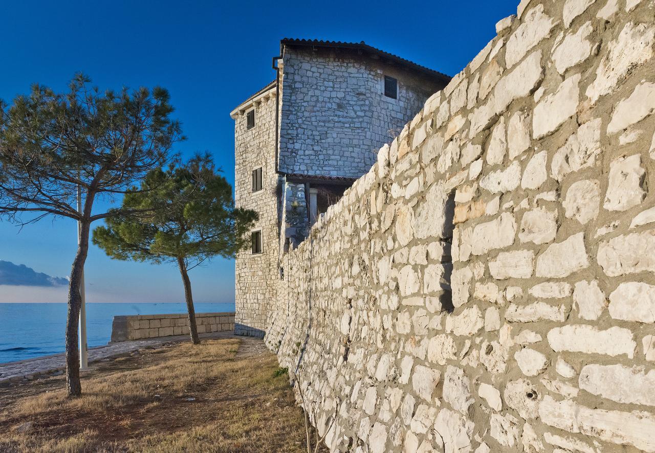 Apartment Old Town Umag Buitenkant foto