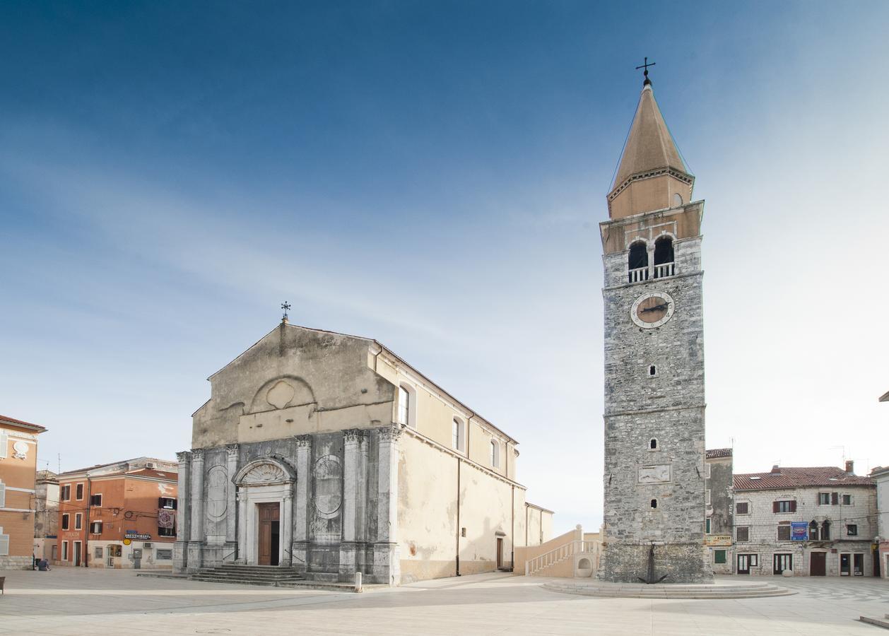 Apartment Old Town Umag Buitenkant foto