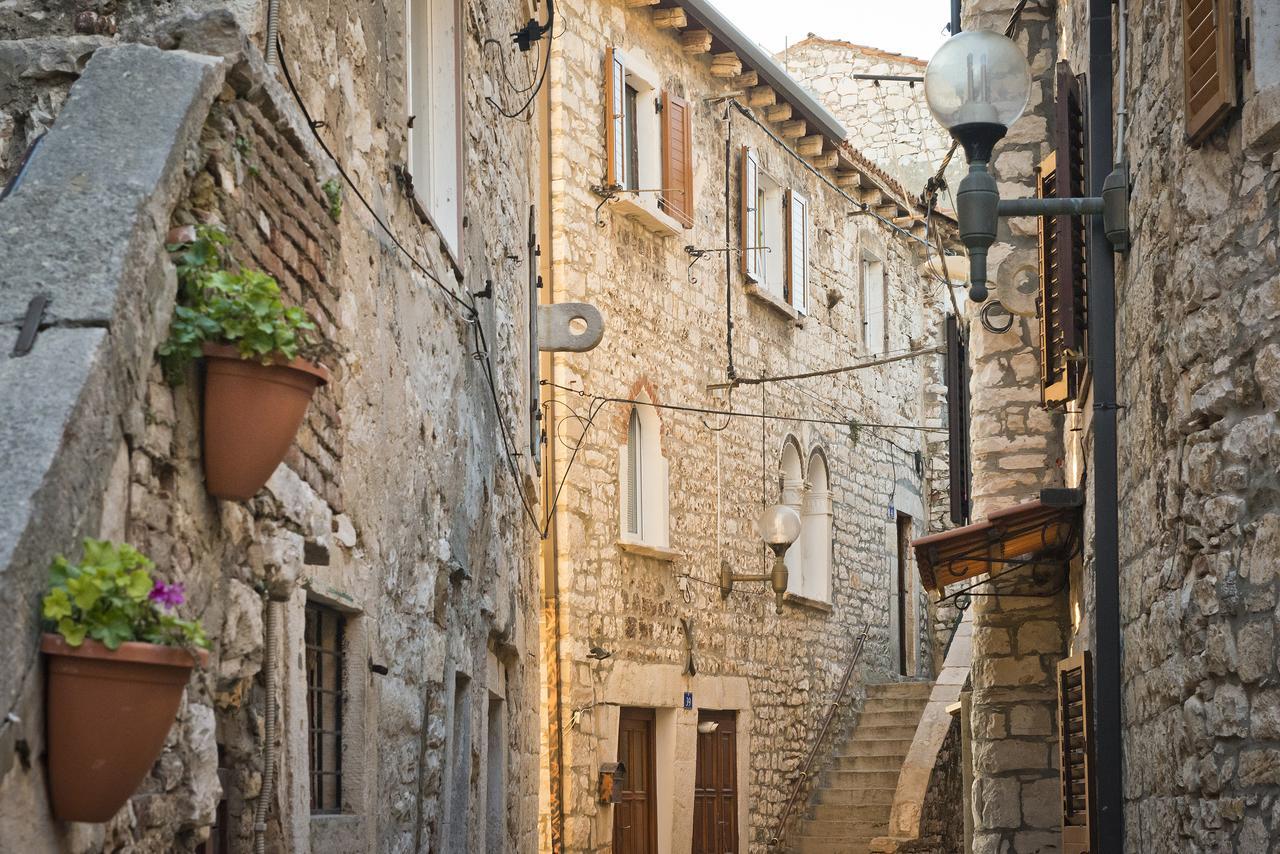 Apartment Old Town Umag Buitenkant foto